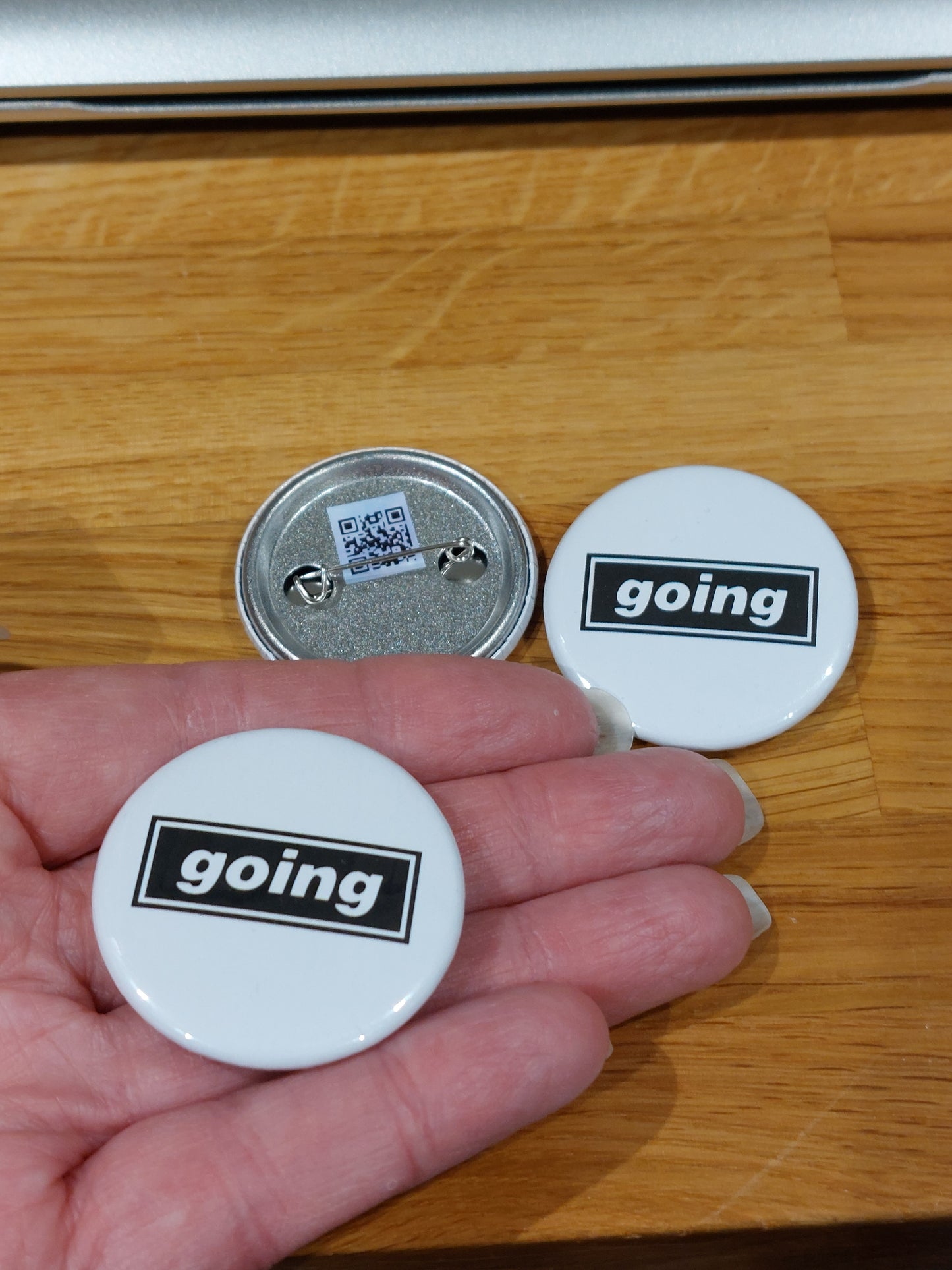 Oasis 'going' Badge