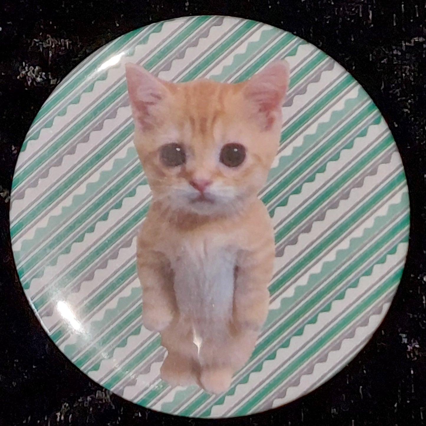 El Gato Standing Cat Badge