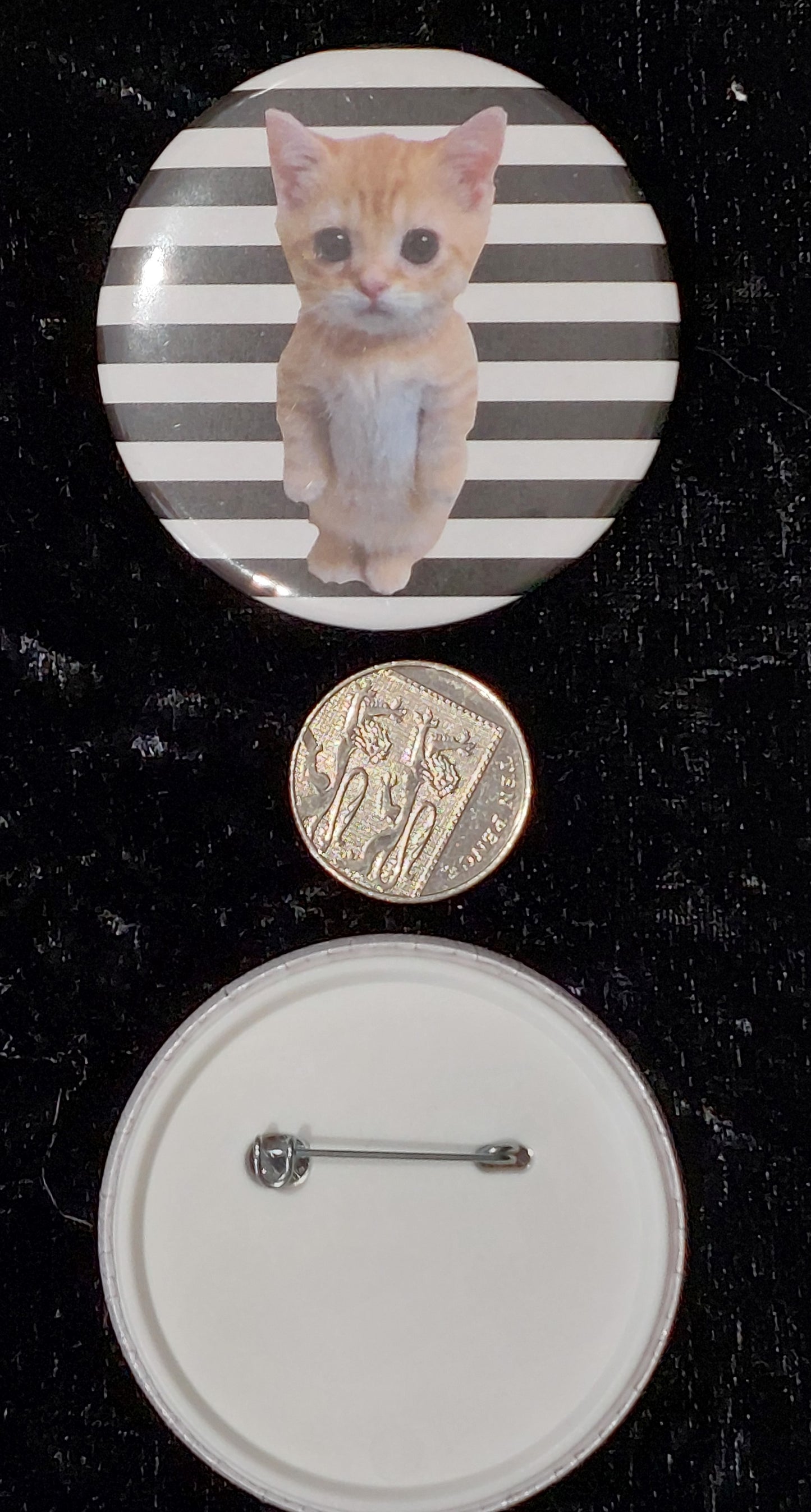 El Gato Standing Cat Badge